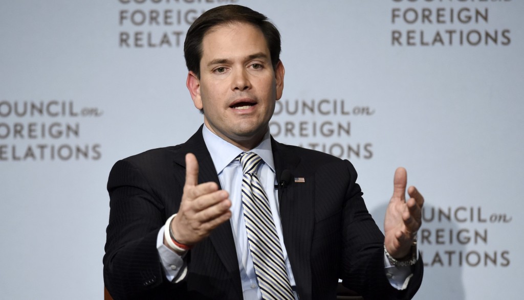 Marco Rubio busca limitar beneficios a inmigrantes cubanos