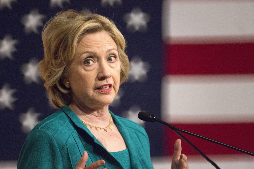 ¿Qué busca el FBI en los correos de Hillary Clinton?