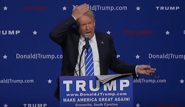 Donald Trump demuestra que no es “el hombre del peluquín”