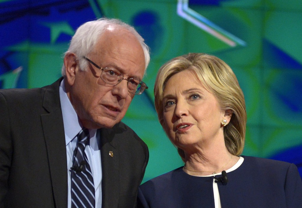 Hillary Clinton arremete contra su viejo rival Bernie Sanders