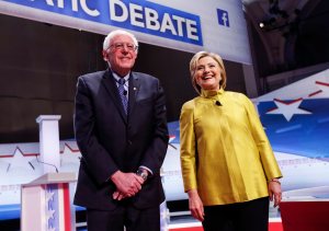 Hillary Clinton y Bernie Sanders apretados en Nevada
