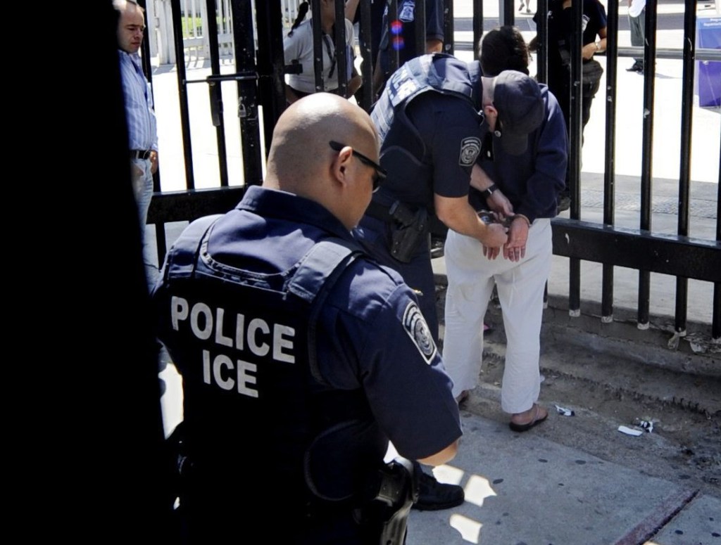 Detenidos en redadas más de 40 indocumentados “criminales”