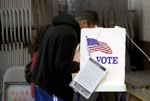 Floridanos con condenas por delitos graves ya podrán votar