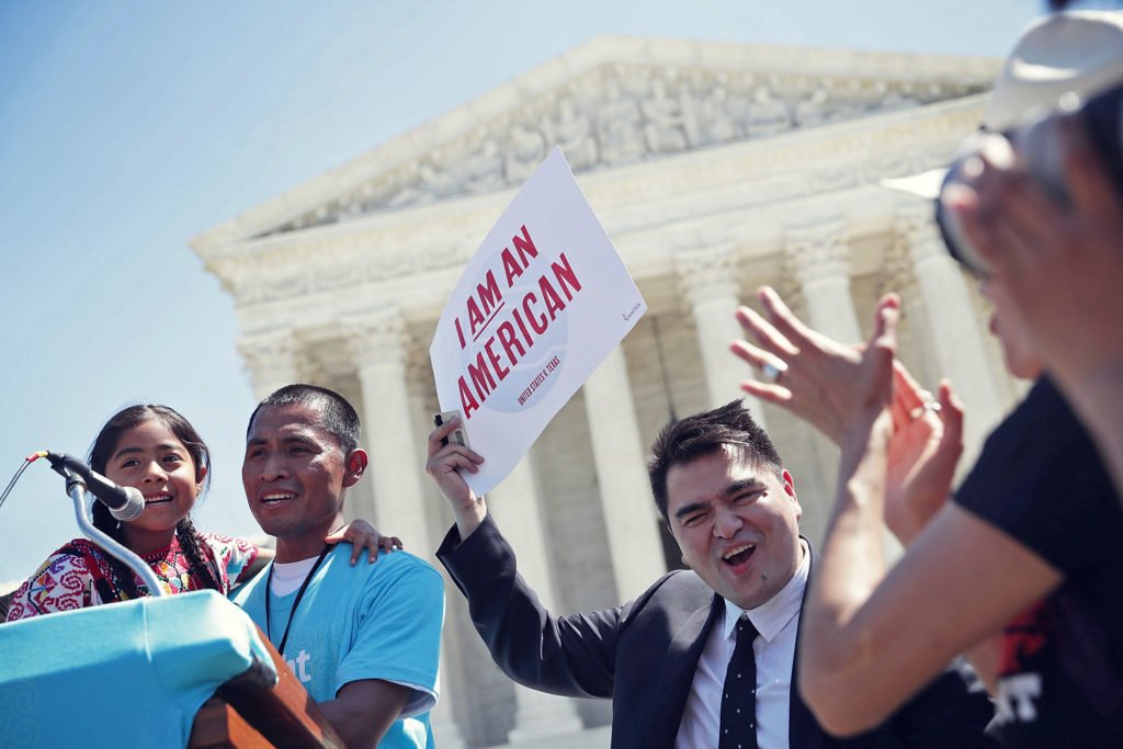 VIDEO: Juez de Texas desiste de pedir lista de 50,000 “dreamers”