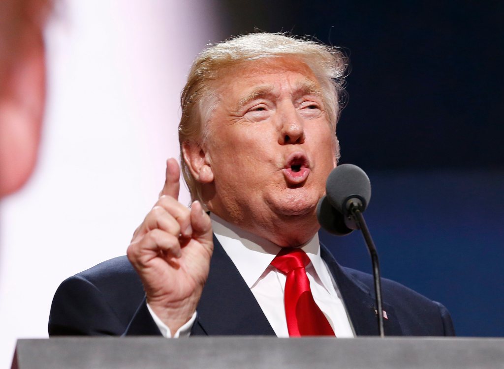 Trump sube en las encuestas tras convención republicana