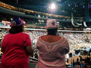 Demócratas posponen la convención presidencial hasta agosto