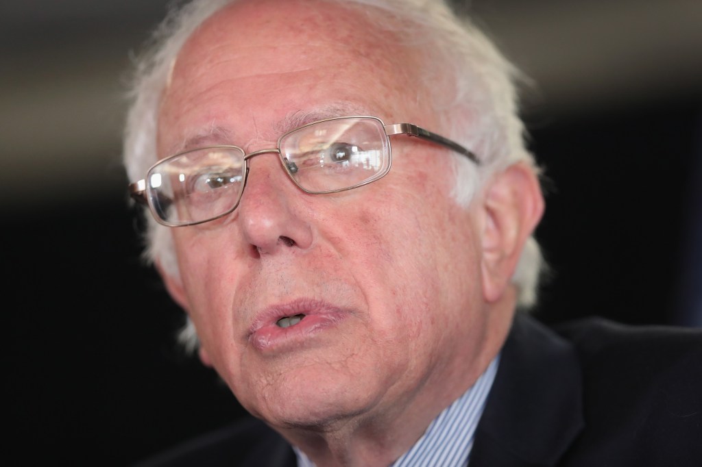 Bernie Sanders compra casa por medio millón y la internet se enfurece