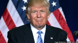 Donald Trump recomienda a Harry Reid regresar a hacer ejercicio con sus bandas de caucho