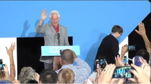 Bill Clinton asegura que Hillary regresará mañana a su campaña