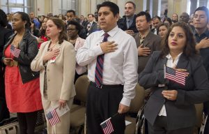 VIDEO: Acceso para latinos a información sobre la ciudadanía