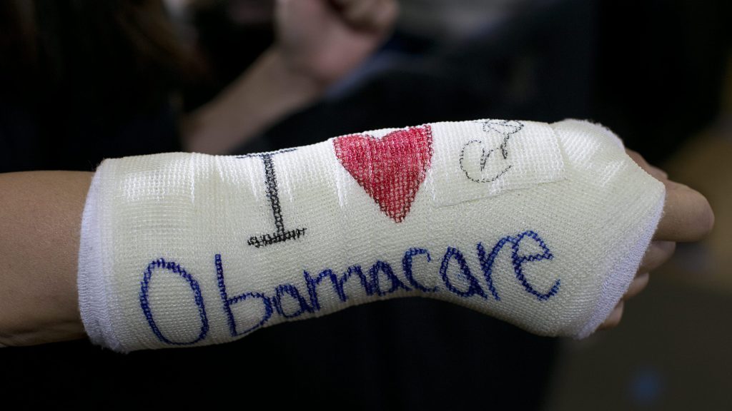 Primas de planes de Obamacare bajarán en 4% en 2020