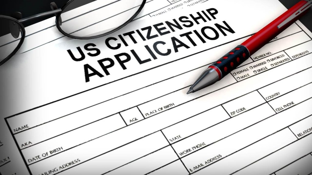 Gobierno de Trump revoca la ciudadanía a un naturalizado
