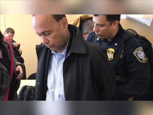 Arrestan a congresista hispano afuera de la Casa Blanca