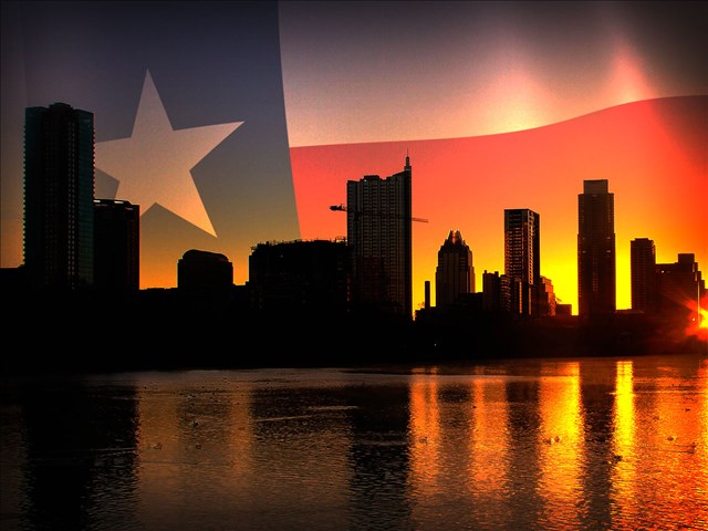 Frenan ley ‘muéstrame tus papeles’ en TX; gobernador apelará decisión