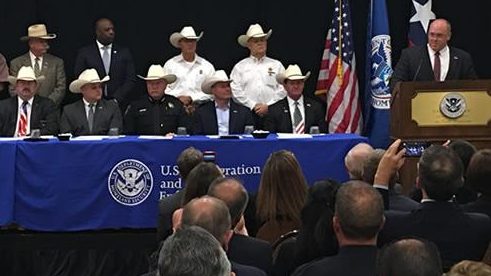 18 condados de Texas firman acuerdo de cooperación con ICE