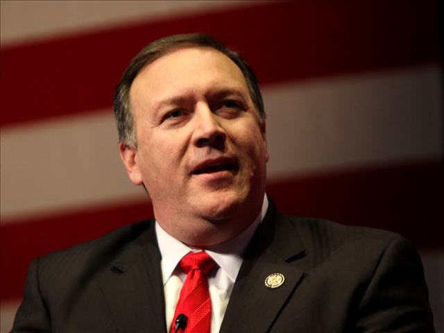 Pompeo dice que Maduro iba abandonar Venezuela; Rusia lo desmiente