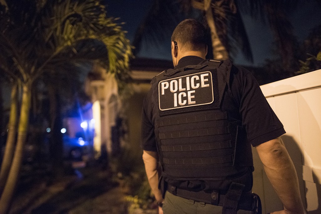 Hondureño de 30 años muere tras estar detenido por ICE durante semanas