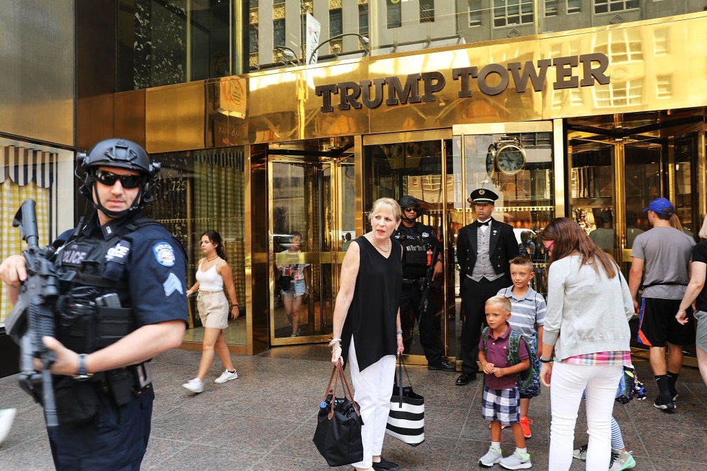 127 mil firmas piden nombrar “Barack Obama” a calle de Torre Trump