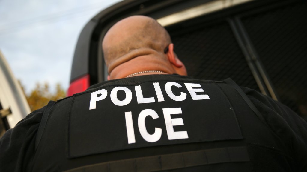 agente, police, ICE