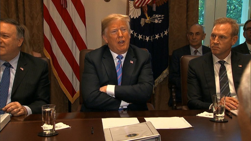 Donald Trump en reunión de gabinete