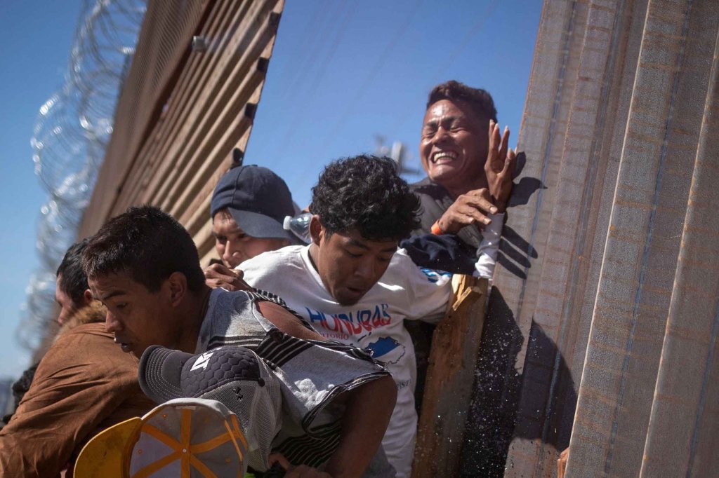 Los niños de la caravana INMIGRACIÓN A TRAVÉS DEL PUNTO DE VISTA LIBERAL Y CONSERVADOR EN POLÍTICA YA