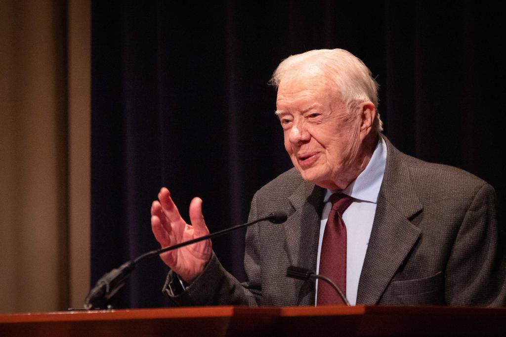 Jimmy Carter sugiere que Trump es un presidente ilegítimo