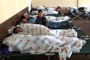 Migrantes cruzan con niños reciclados: Aumentan las familias fraudulentas