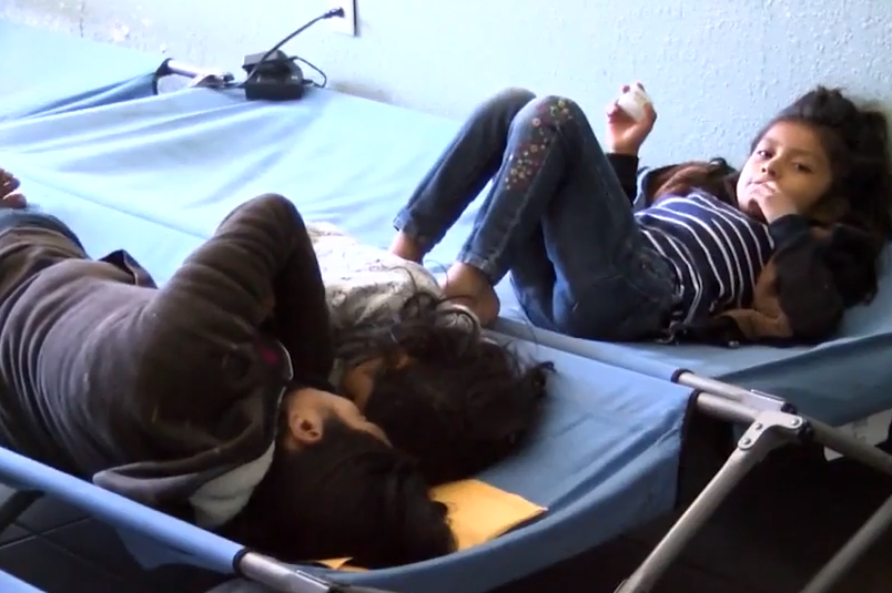CBP obliga a niñas que menstrúan a quedarse con la ropa interior sucia