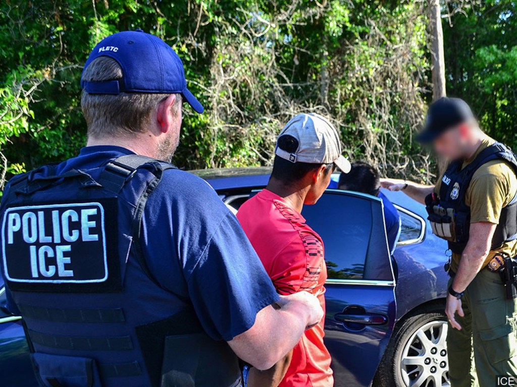 ICE arresta a cerca de 100 inmigrantes en redadas en 6 estados