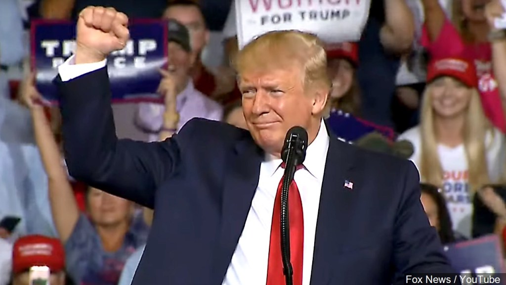 Sus seguidores cantaron “¡Envíala de vuelta!”, ahora Trump se desentiende