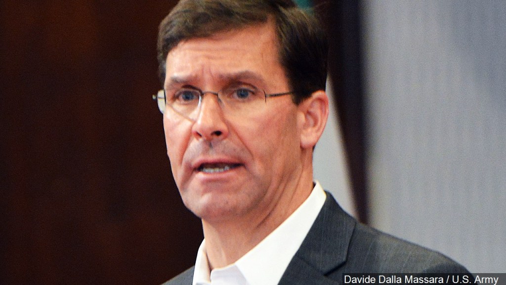 Senado confirma a Mark Esper como nuevo secretario de Defensa
