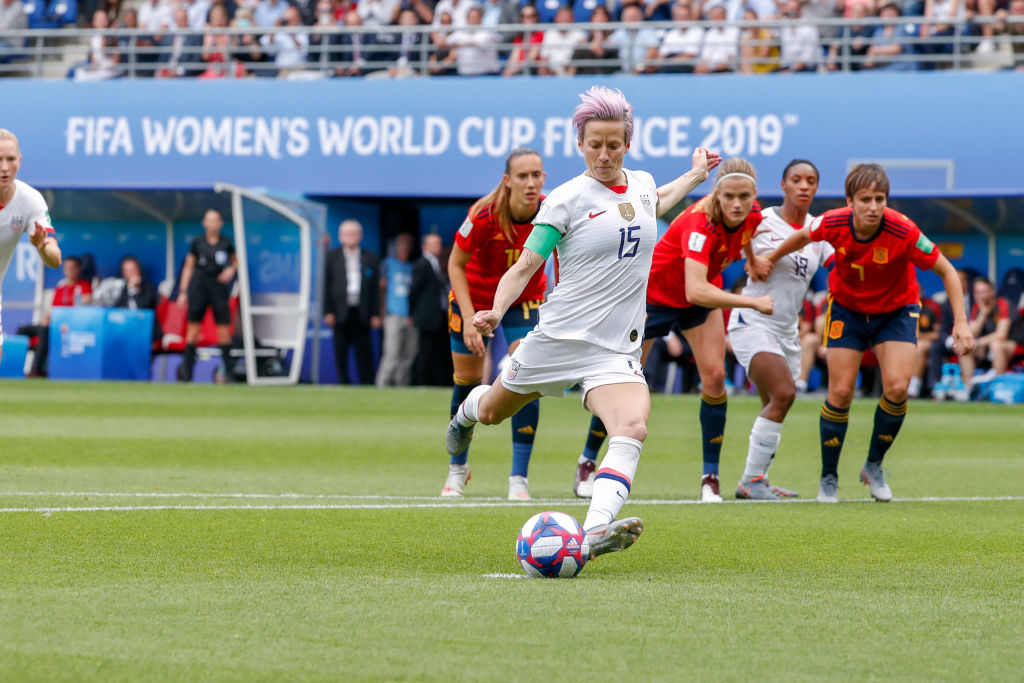Proponen retener fondos de Copa Mundial hasta que paguen igual a mujeres
