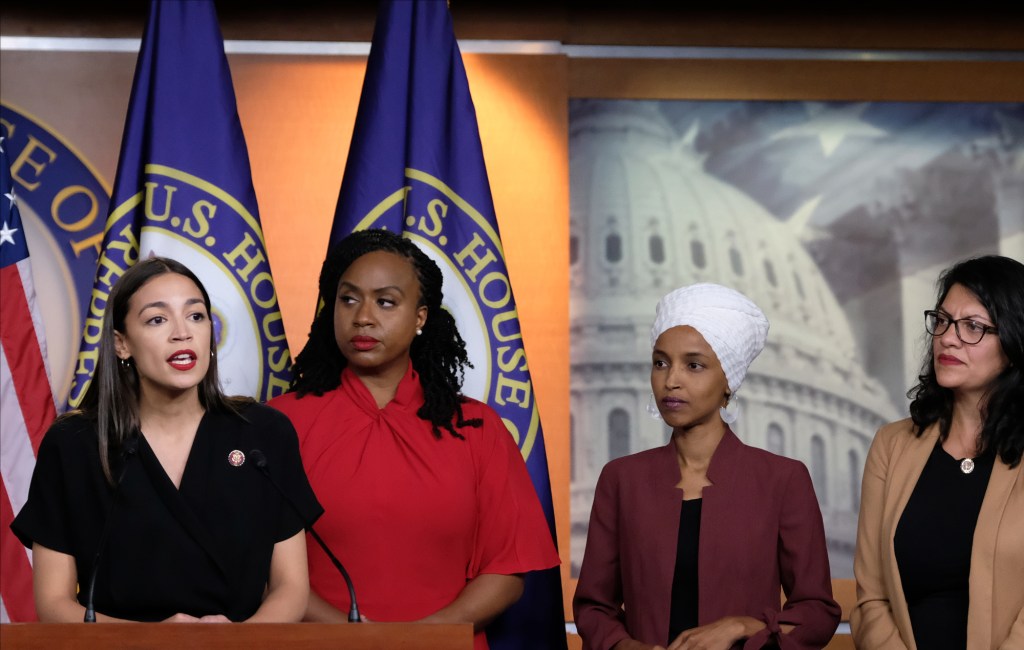 4 legisladoras de color atacadas por Trump condenan sus tuits racistas