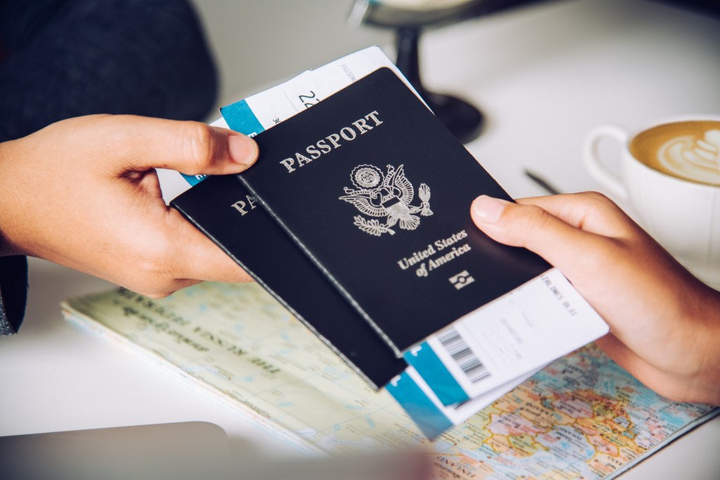 EE.UU. negará visas a los extranjeros que no tengan seguro médico