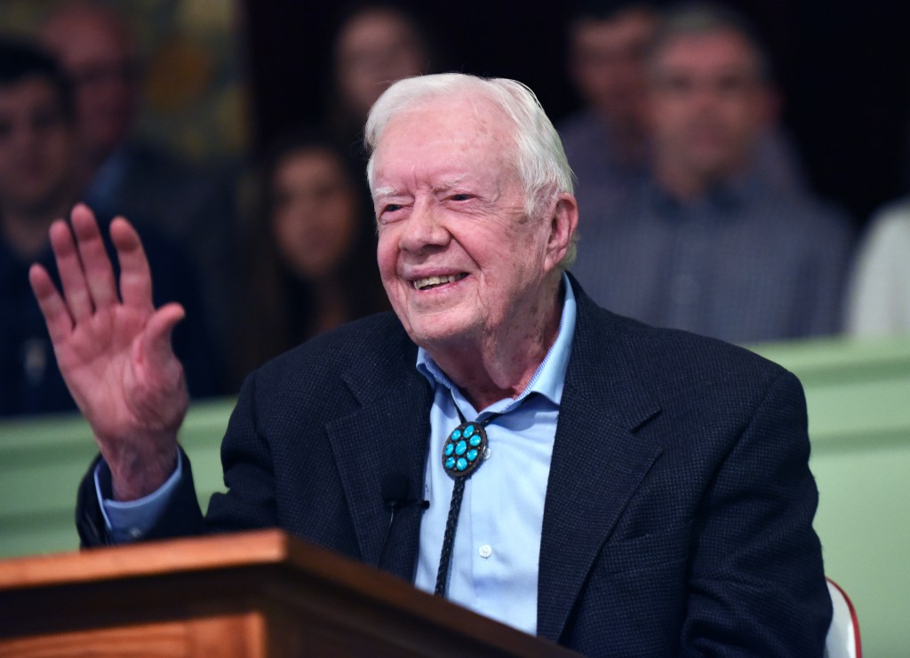 Expresidente de EE.UU., Jimmy Carter, hospitalizado tras caída en su casa