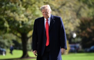 Trump guarda silencio ante ataque con misiles de Irán