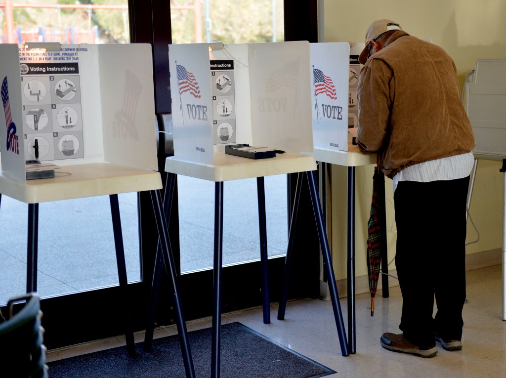 Mexicano votó en 5 elecciones de EE.UU. sin ser ciudadano