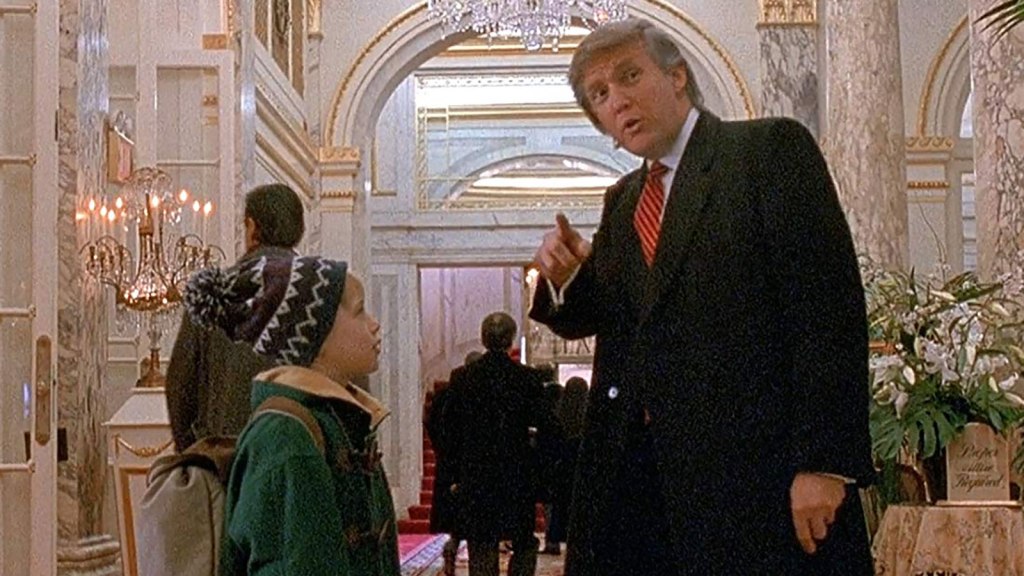 Trump culpa a Trudeau por eliminación de su escena en película