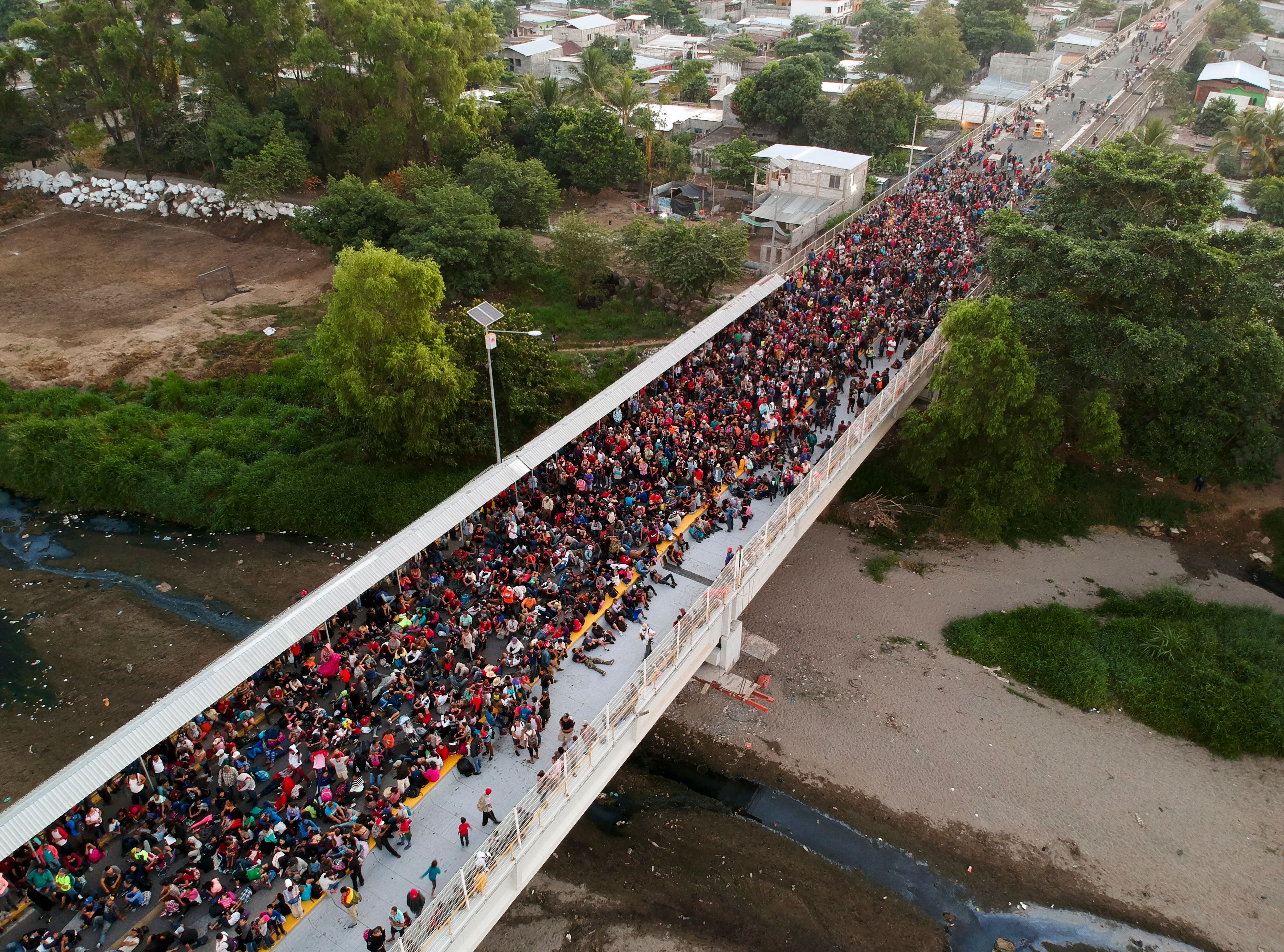 Nueva caravana con cientos de migrantes toca las puertas de México