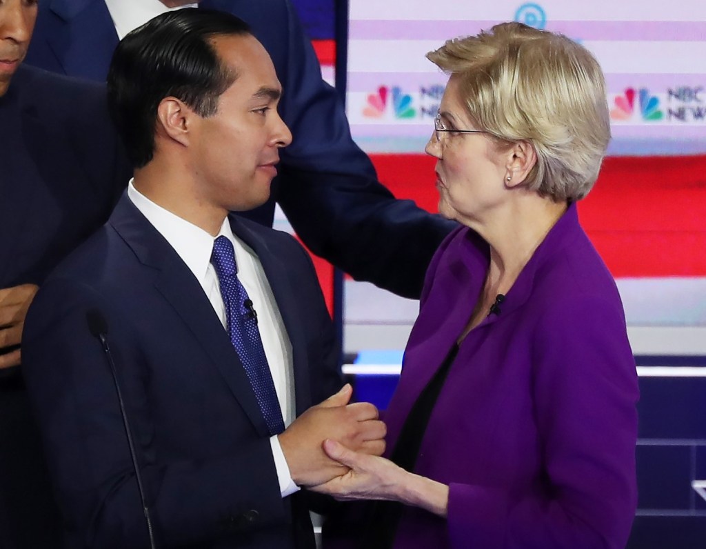 Julián Castro respalda a Elizabeth Warren para candidatura demócrata