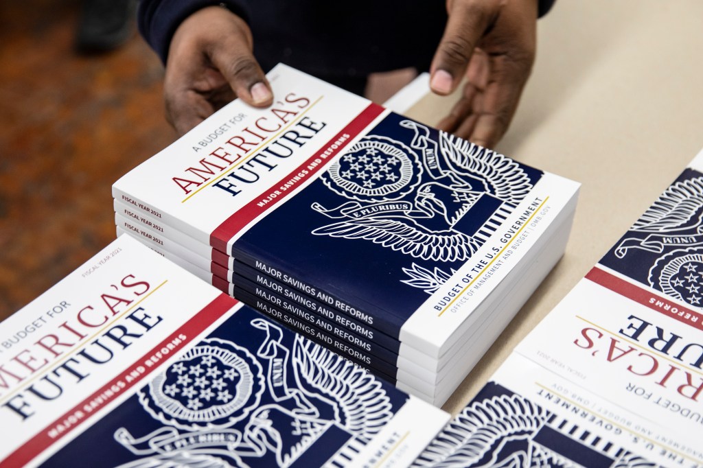 Fuertes cortes a Medicaid y “Food Stamps” en presupuesto de Trump