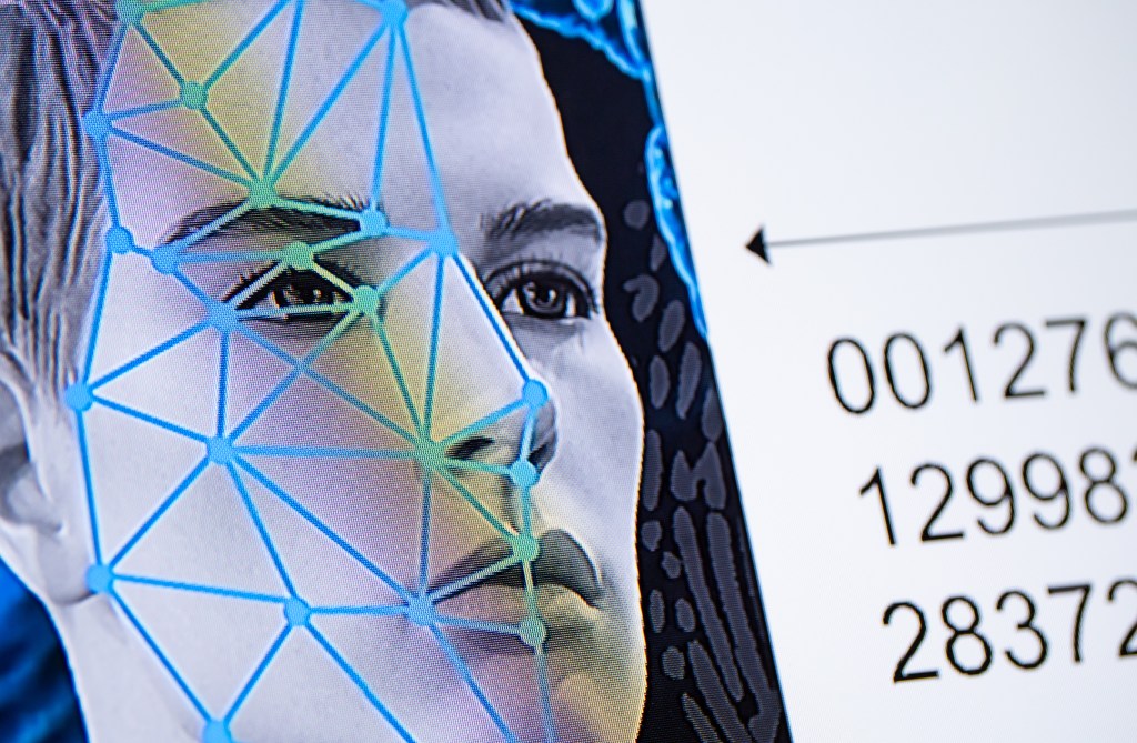 ICE usa reconocimiento facial en millones de conductores de Maryland